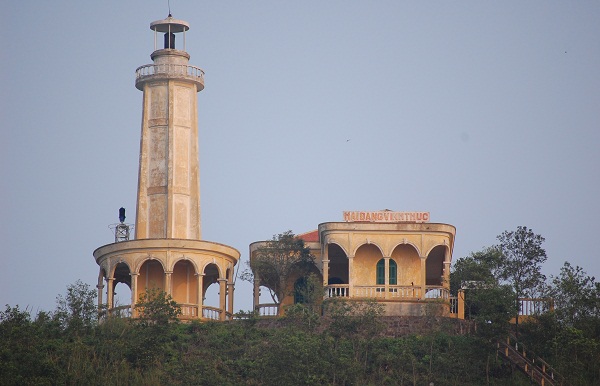 ngọn hải đăng đầu tiên ở Việt Nam