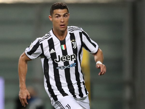 Chuyển nhượng sáng 26/7: Juventus xác nhận Ronaldo sẽ ở lại