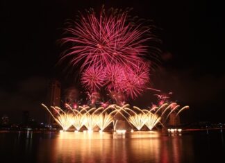 Lễ hội pháo hoa Đà Nẵng 2023 chiêm ngưỡng hoa lửa bừng sắc