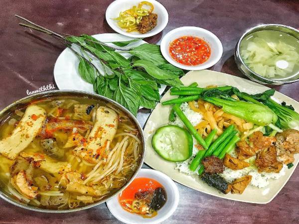 Quán Thôi Kệ là quán chay nổi tiếng ở Sài Gòn