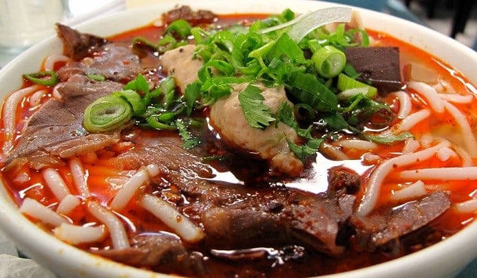 Nhân Trí là thương hiệu quán bún bò ngon ở Sài Gòn