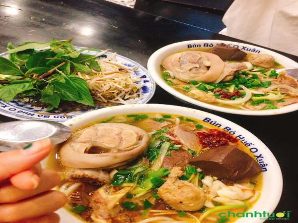Bún Bò Huế O Xuân là 1 trong các địa chỉ ăn ngon tại Hà Nội