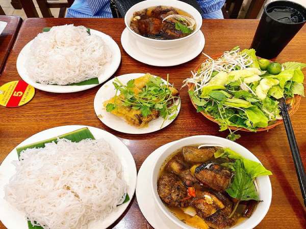 Quán Bún chả Sinh Từ tại Hà Nội