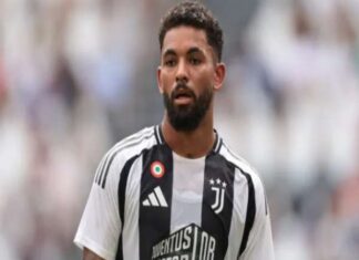 Chuyển nhượng BĐ: MU cân nhắc đổi Zirkzee lấy Douglas Luiz
