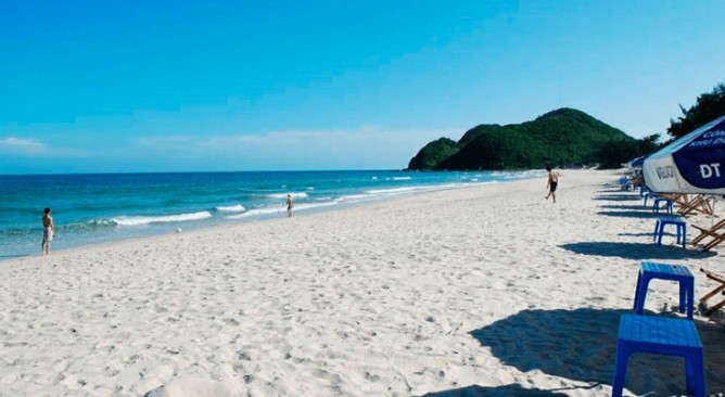 Bãi Quan Lạn là địa điểm nên ghé thăm