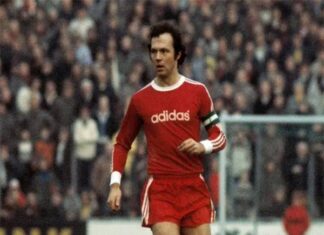 Hậu vệ Bayern Munich huyền thoại