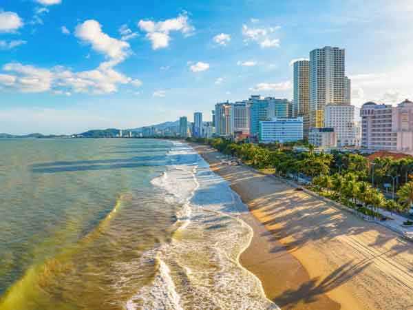 Nha Trang là một trong những điểm đến du lịch nổi bật vào tháng 6