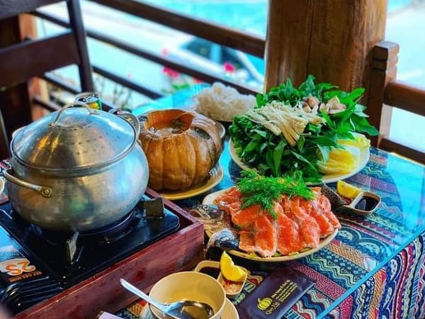 Cá hồi, cá tầm – Đặc sản nổi tiếng của Ô Quy Hồ